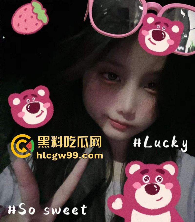 四川【胡冰冰】谈恋爱期间开双号发裸照抠逼裸聊来骗钱，七百块浪费个炮架子，多操几遍再走啊，就当吃了快餐不亏！-11