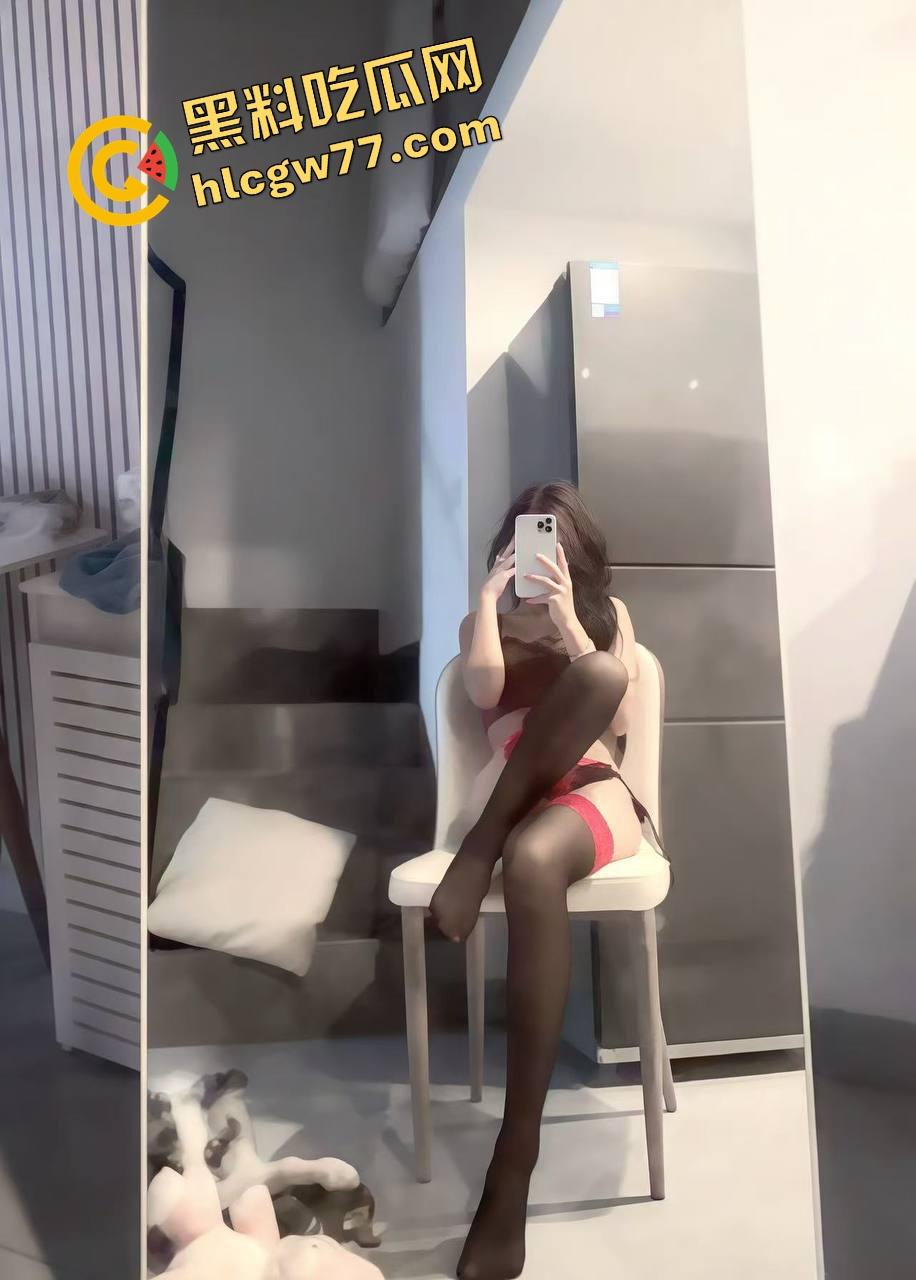 宁夏极品嫩妹【房于心】反差婊内裤套头狂舔鸡巴,天然毛丛嫩逼被猛操到喷泉,高颜骚货口交上瘾!-4