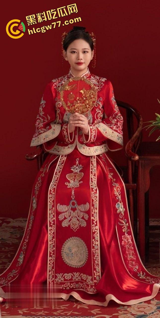 妻子任由单男享用,怼的越猛老公约开心尤其是让穿上婚纱那另外的一番感觉 真的是太爽了 !-1