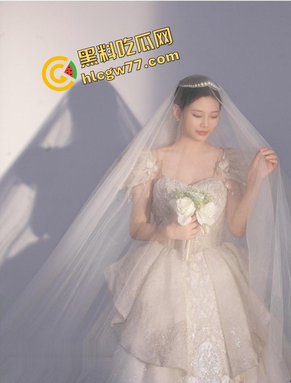 妻子任由单男享用,怼的越猛老公约开心尤其是让穿上婚纱那另外的一番感觉 真的是太爽了 !-2