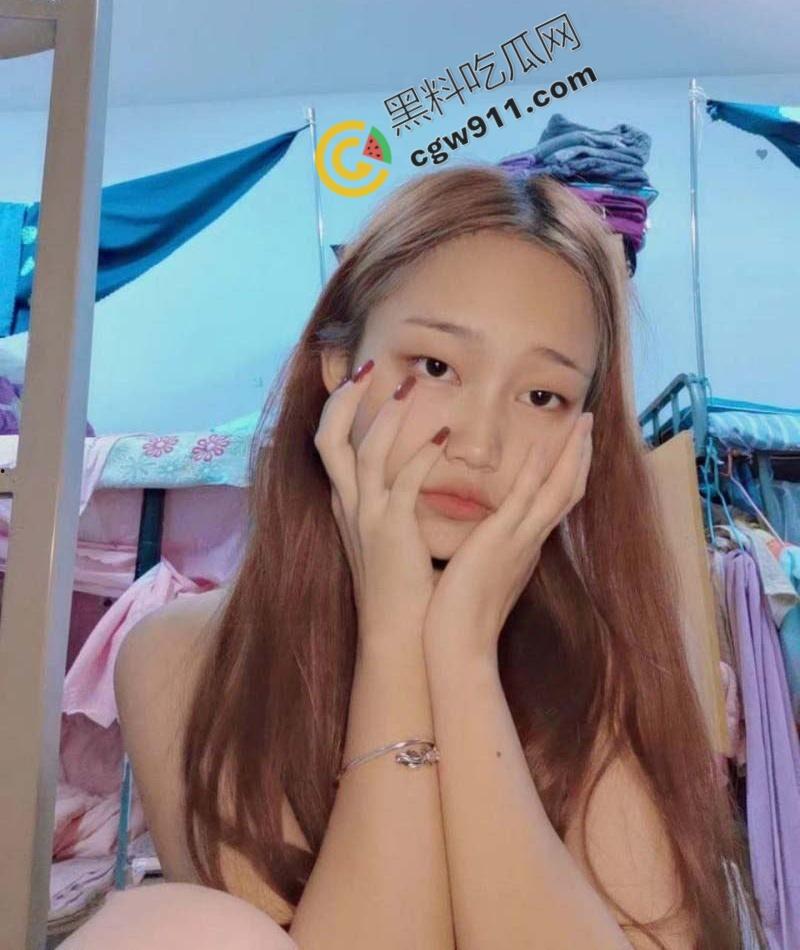 四川成都22岁高颜值厂妹下海卖逼,狂野床技让男子疯狂,丰满奶子,露脸口交,尽享极致快感!-2