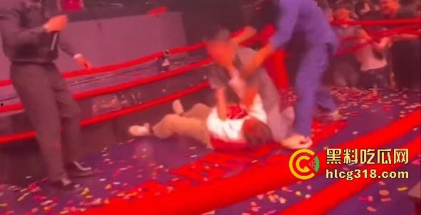 马保国酒吧商演假戏真做险被揍出鼻血!幸好主持人救场,不然闪电五连鞭要失传了!-5