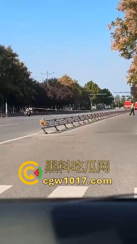 长春工地施工挖天然气挖出尸体,现场道路被封闭起来,怕是杀人灭口,抛死野外的,具体情况还得等待官方!-2
