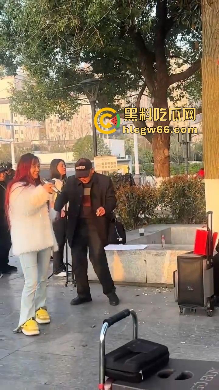 山西晋城榜一大哥线下打赏真实版拒绝中间商,拒绝平台抽成主播秒送身,钱花在刀刃上!-7