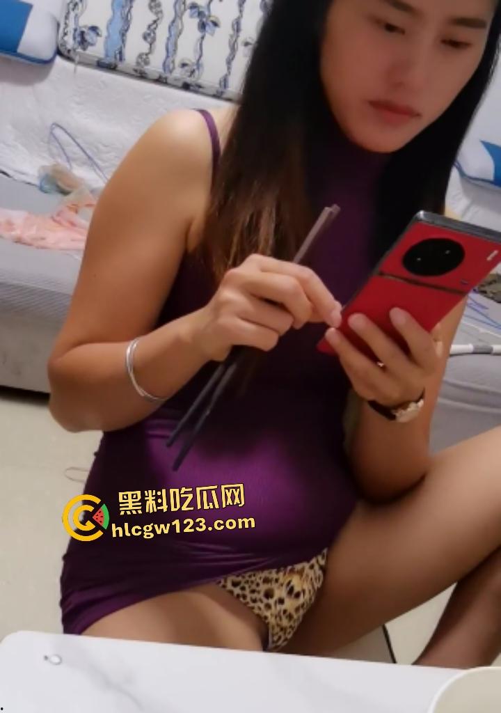 肥胖儿子【吴贵】高考后狂干亲妈骚乱!肚子大短鸡巴太小惨不忍睹射精!-1