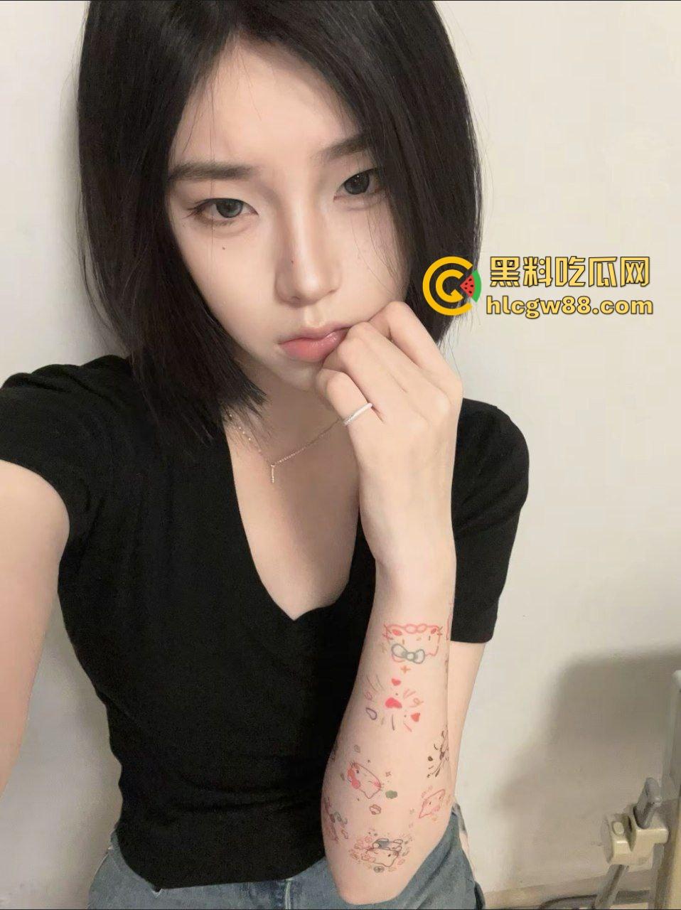 抖音美艳御姐骚鸡【917】长期约炮土豪大哥白浆泛滥成灾,拽着头发不停深喉口爆求饶喊不行!-2