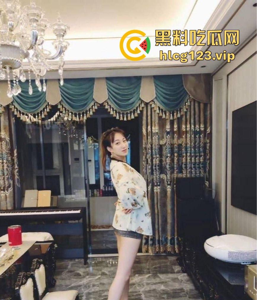 北京市西城区少妇【张雪】私拍流出!肥臀掰开无毛虎逼一览无遗,疯狂抽插淫叫连连!-3