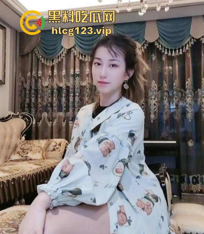 北京市西城区少妇【张雪】私拍流出!肥臀掰开无毛虎逼一览无遗,疯狂抽插淫叫连连!-7