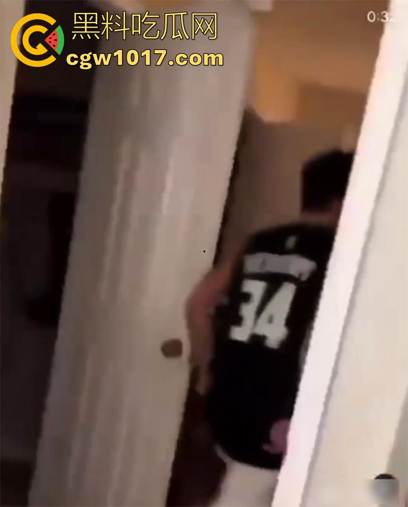 最屌捉奸时刻,都挨拳头了还没拔出来,全程对峙鸡巴一直在逼里,这是还打算继续么?不射出来誓不罢休啊!-2