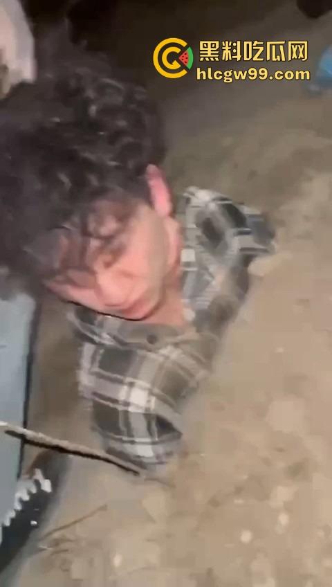 河北精神小伙直接把人埋土里玩活埋,现实版黑社会上演,影视剧诚不欺我,宇将军后继有人!-1