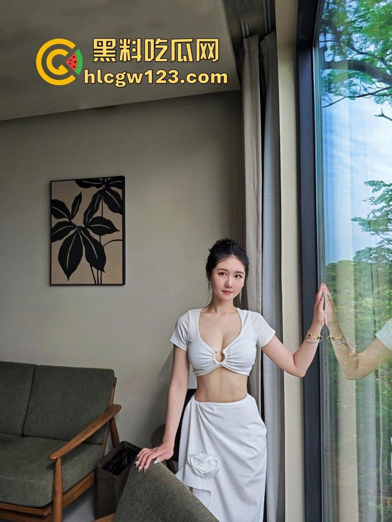 乱伦大神 我的长腿嫂子丝袜控 趁家里没人与嫂子翻云覆雨 情趣装肛交 爽到嫂子直呼要被撑爆!-1