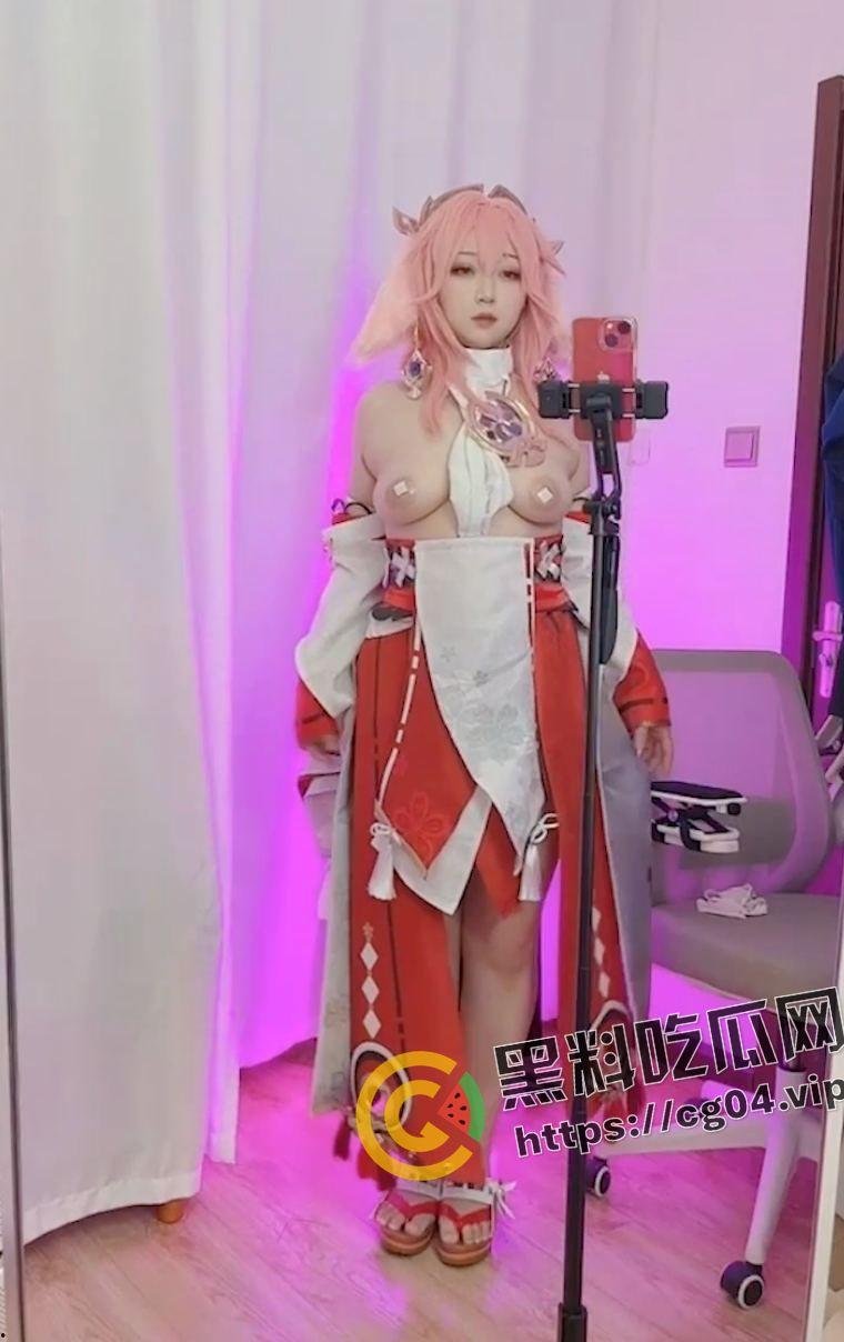 b站推特同名福利姬 【欧翼翼】肉感coser 自摸插入 纲手 八重神子 48v大合集-3