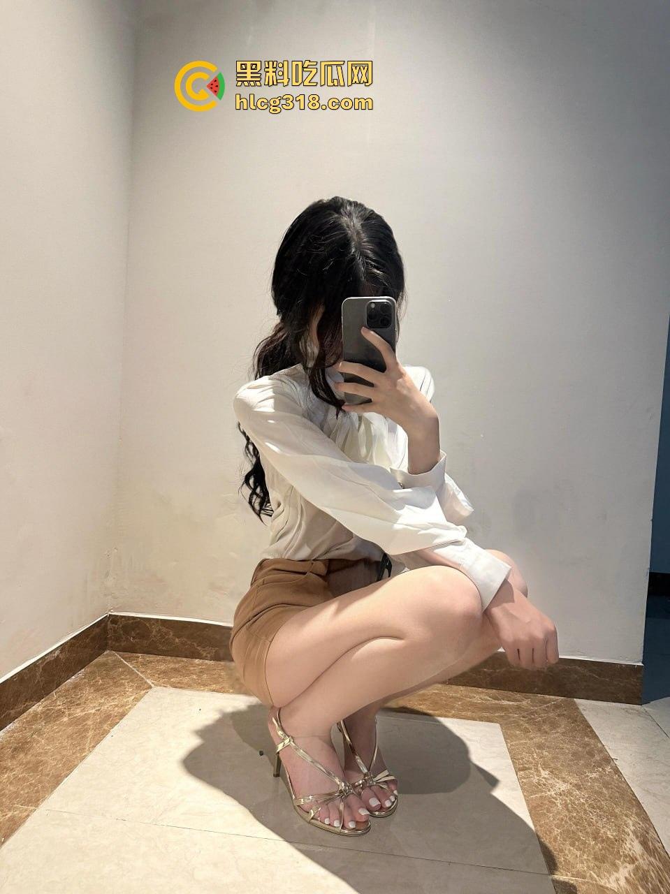 清纯嫩妹与男友在酒店走廊释放欲望,翘臀被猛烈进攻,都不敢放声大叫,玩得真大刺激感拉满!-2