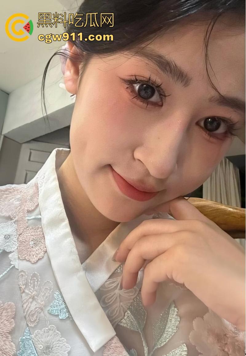 哈尔滨淫荡骚妻,被绿帽癖老公献给好兄弟,身穿黑丝女仆装被无情打桩,淫声徘徊,肥嫩鲍鱼汁水横流!-2