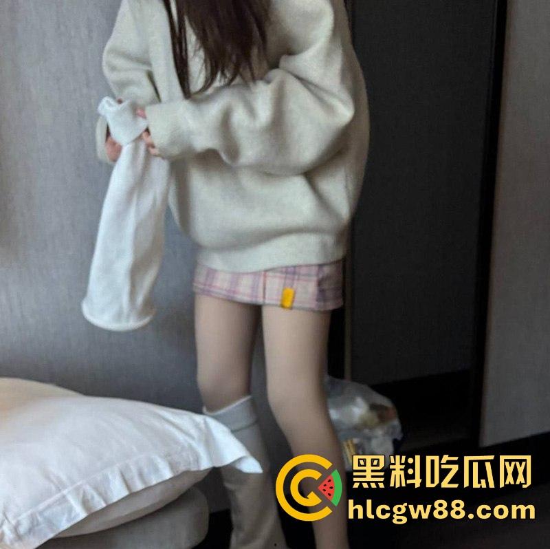 内蒙古学生妹【徐元彤】身材性感美乳饱满粉嫩 私下却是个性瘾骚逼 外围做爱视频流出-4