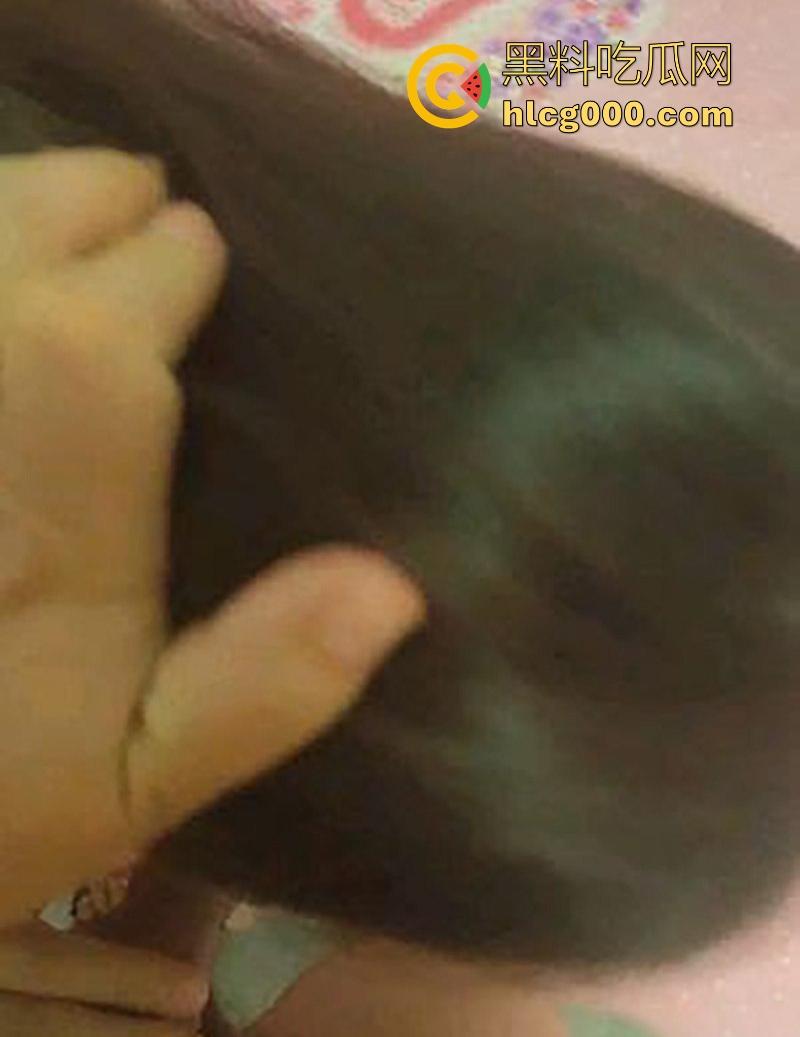 海角乱伦,和嫂嫂来了一次激情猛烈的性爱,狂扣淫荡肥逼,淫水四散喷溅顺着胳膊流满全身!-8