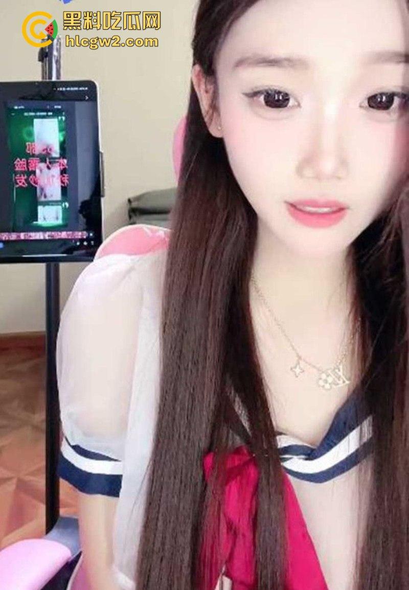 独家流出!网红福利姬【董小姐】放飞自我 美少女短裙全裸热舞 首次道具自慰流出白浆-4