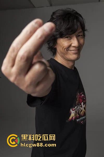 武汉小伙靠黄金手指拿下富婆姐姐,少妇被抠到表情爽得浪叫求饶一看就到点了,这才是真正的手艺人!-3