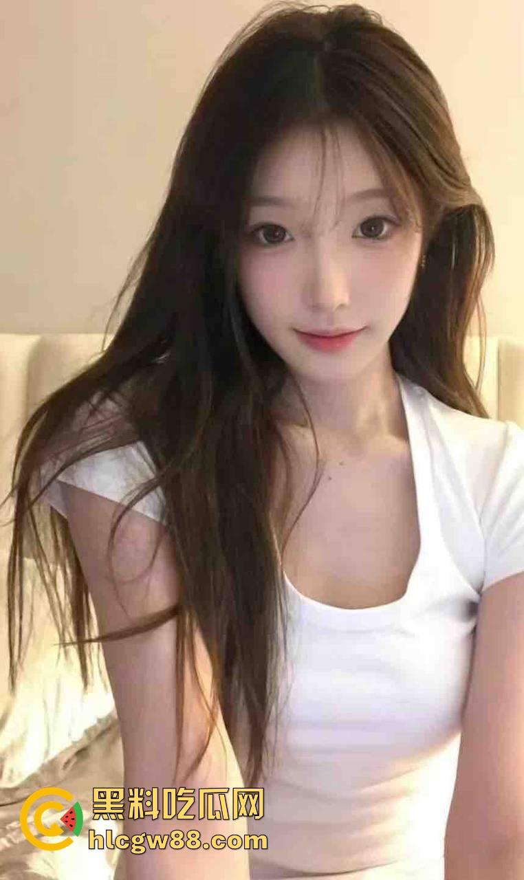 武汉小伙靠黄金手指拿下富婆姐姐,少妇被抠到表情爽得浪叫求饶一看就到点了,这才是真正的手艺人!-4