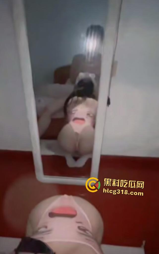 清纯双马尾伪娘【陈闲广】鸡鸡小到隐形,穿上内裤相当于看不见,直男被口交还没发觉是gay!-5