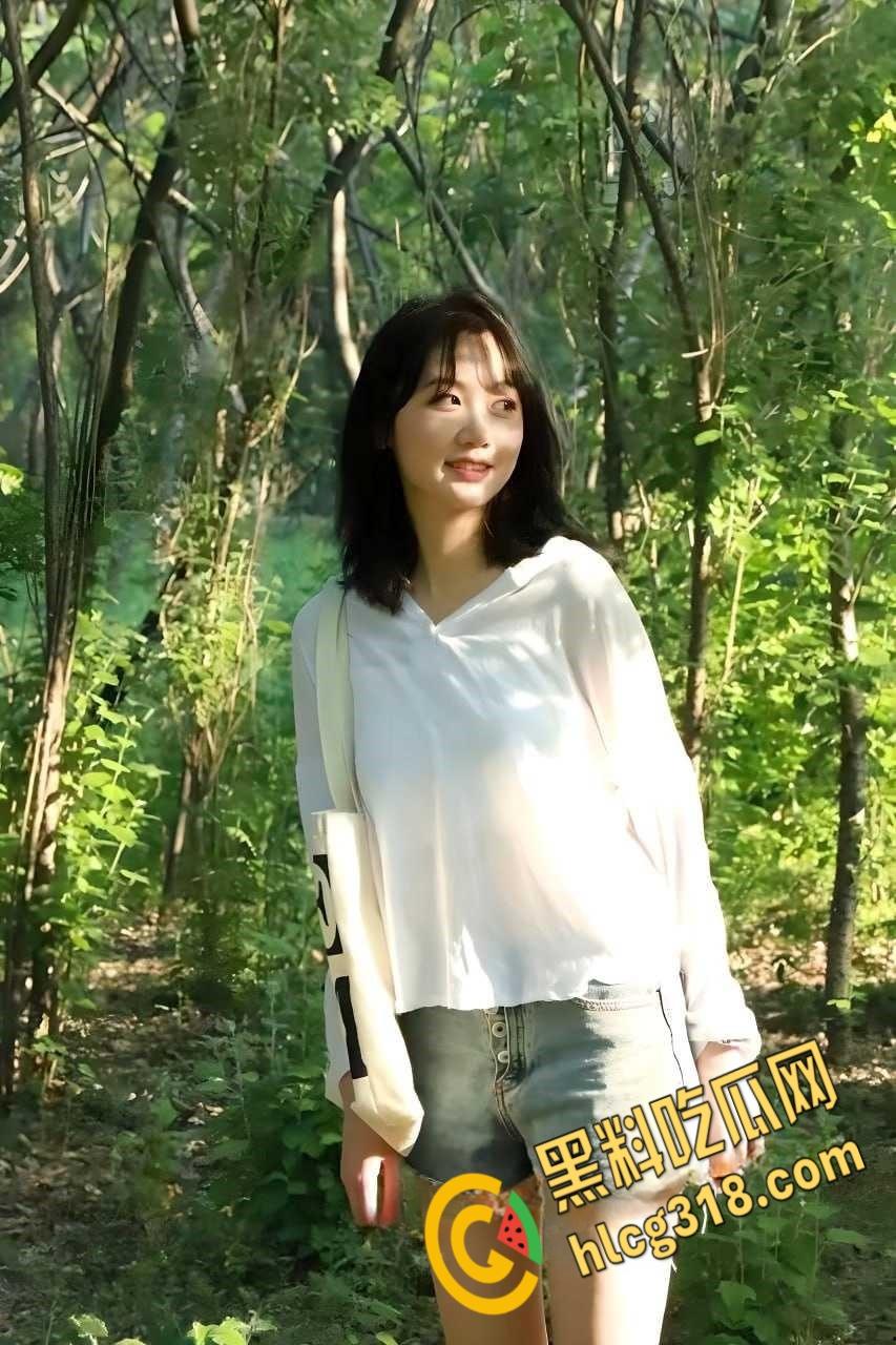 酒吧约炮高颜值嫩妹,竟是高中校友,连体开档黑丝害羞的用手挡,回家路上车震口爆!-2