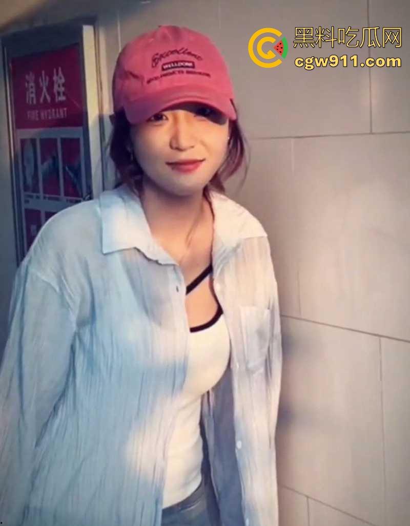 河北科技职院【李依然】颜值超美的女孩，玩的相当淫骚，揉捏大奶秀剃毛小穴，插肛塞自慰，淫水声细碎撩耳！-1