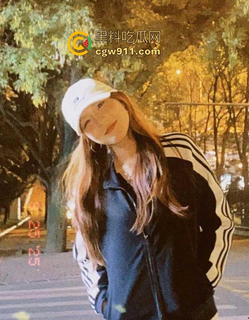 河北科技职院【李依然】颜值超美的女孩，玩的相当淫骚，揉捏大奶秀剃毛小穴，插肛塞自慰，淫水声细碎撩耳！-2