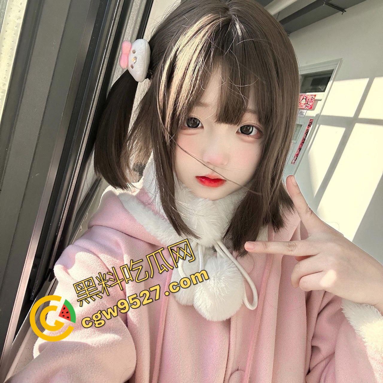 海南师范大学二次元萝莉【林昕艺】被操视频流出！白嫩紧致的白虎穴极具诱惑，萝莉与母狗形象反差让你过足眼瘾-1