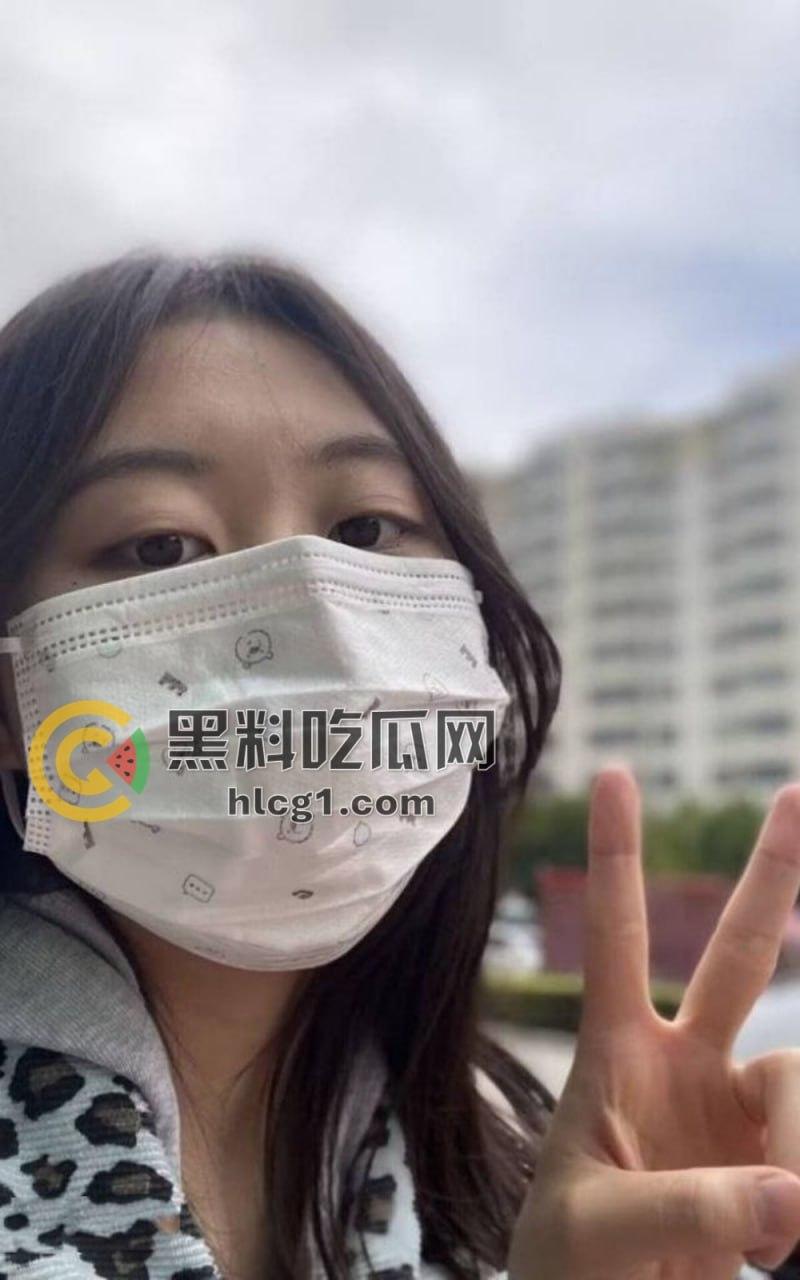 青海女子「李敏」激情裸聊视频外泄,一边看男友录的视频还一边给男友口!-1