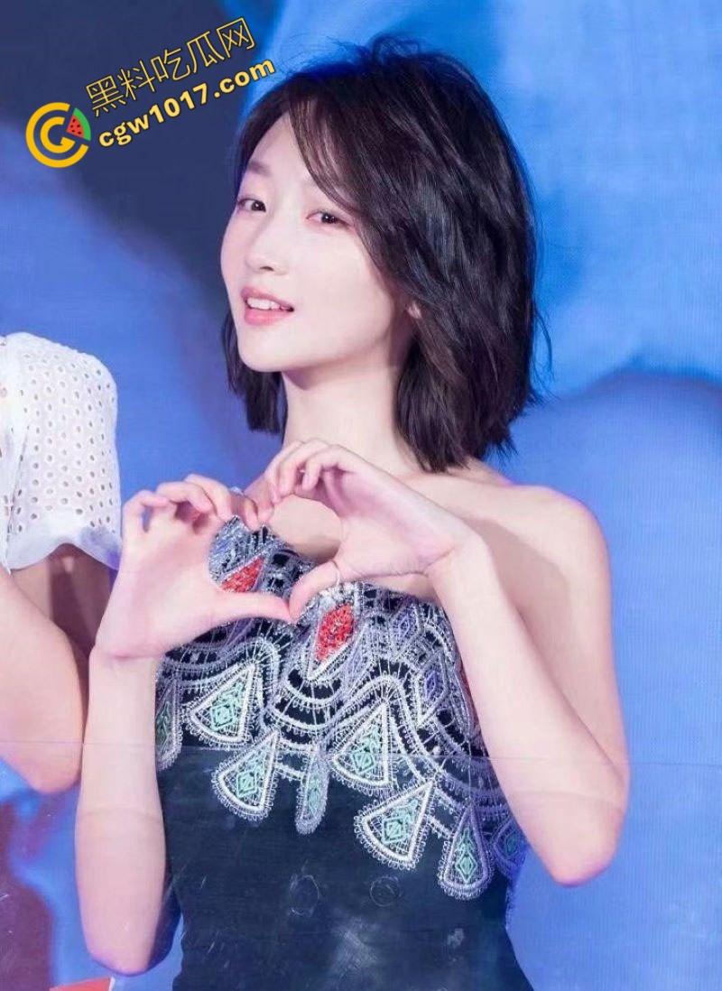 【周冬雨】VOGUE红毯透视装走光,性感仙女瞬间成爆炸新闻,行走荷尔蒙炸弹掀全网浪潮,裙摆失控全网疯传!-6