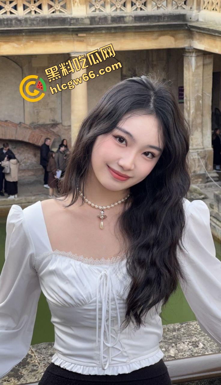 湖南大学清纯女【王丽】被操成狗,男友暴力口交多姿势爆操,小穴夹得死死,贱叫声听了就想操!-4