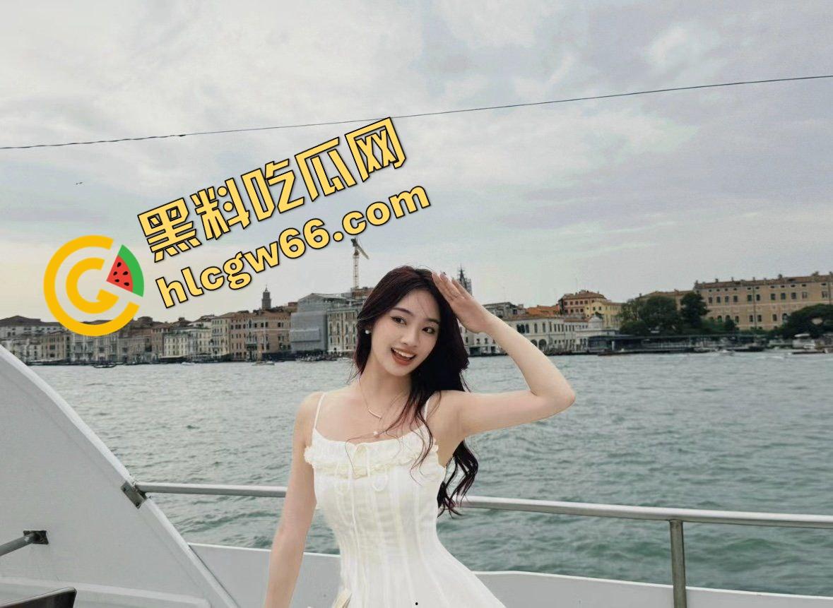 湖南大学清纯女【王丽】被操成狗,男友暴力口交多姿势爆操,小穴夹得死死,贱叫声听了就想操!-5