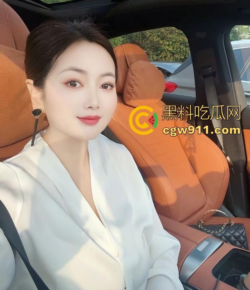 40岁上市公司高管微胖熟女约炮榨精,风韵犹存少妇包养小白脸,被各种姿势爆操,高潮不断浪叫连连!-4