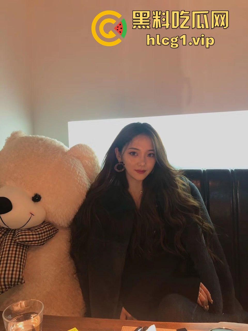 下班后的丝袜小姐姐有多诱人?酒店约炮,丝袜塞嘴里每次都爽翻天!-6