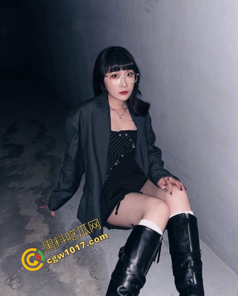 狂野纹身美女【柔柔】私密视频惊爆网络!唇舌撩人,臀波乳浪,肉棒深接,粗野激情,欲望爆棚-4