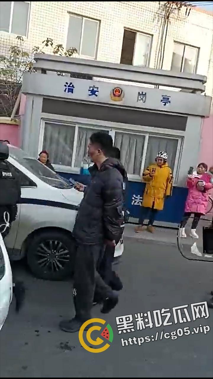 四川成都新都正因小区菜市场杀人案现场画面！一新疆人疑似精神病连砍八人-6