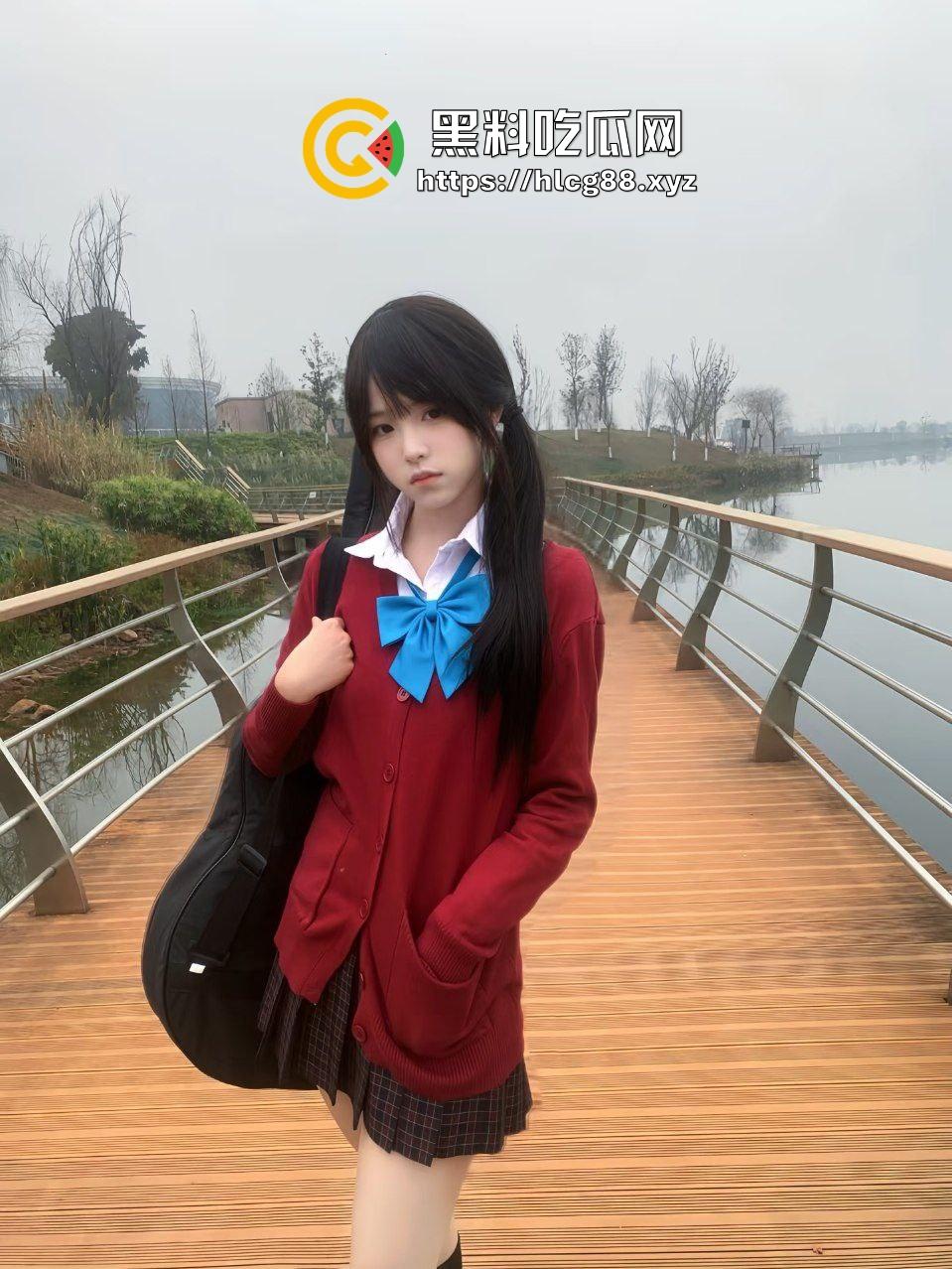 重庆极品甜御嫩妹骚婊【郑怡】天赋型选手,夹空气都能高潮流水,不需要鸡巴填满自行高潮!-4