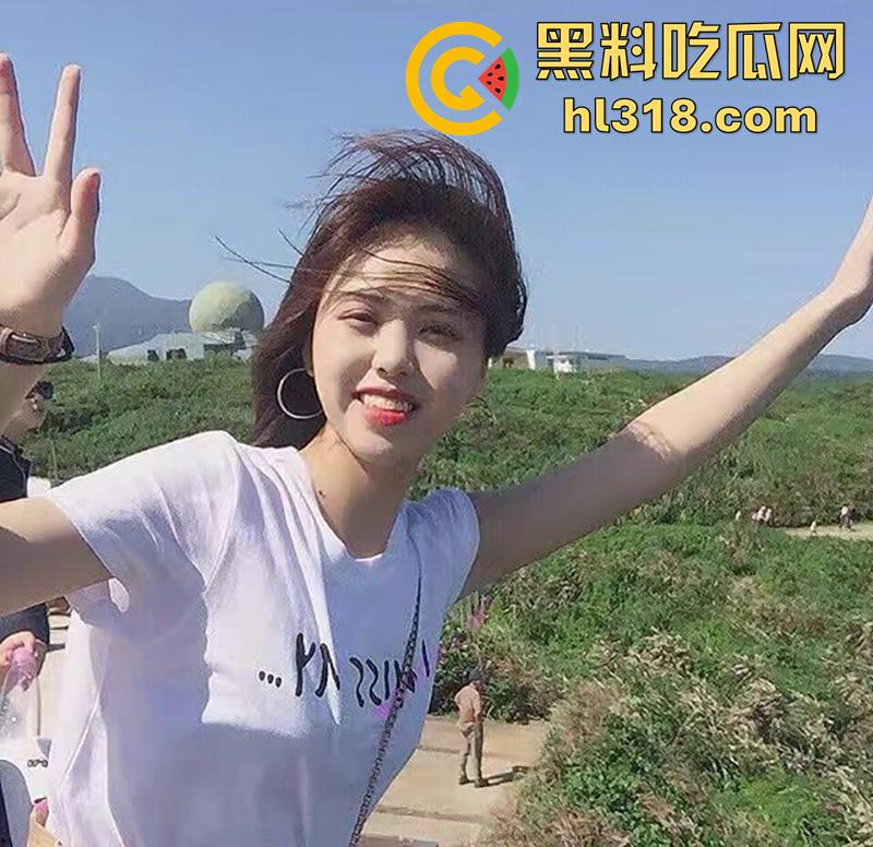 神似王祖贤的校花女神,身材极品大长腿白嫩诱人,被老司机学长拿下,酒店露脸啪啪无套内射!-2