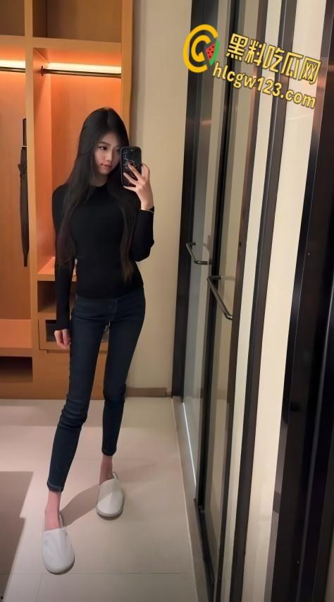 露脸实锤！抖音网红白皙高颜美少女【缪缪BB】，在线掰穴自慰娇喘反差十足！-5