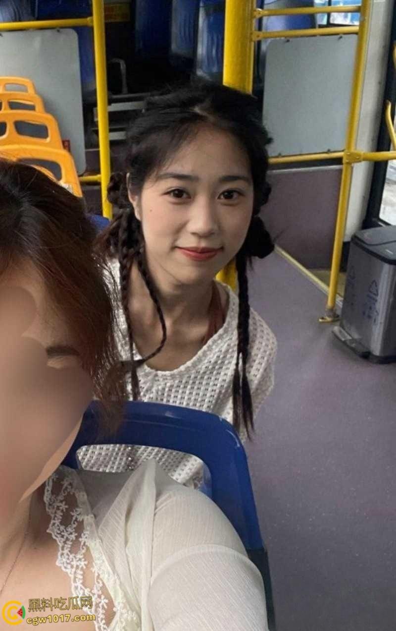 成都高颜值舞蹈老师【林渝】,难以抵抗金钱诱惑,堕落为金主性奴,胯下侍奉爆筋肉棒,口技十分了得!-2