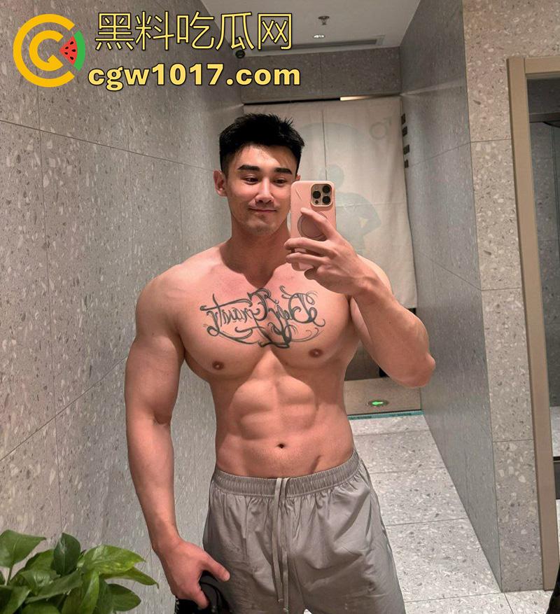 肌肉男【埃里克斯】酒精中毒,当场晕厥摔伤,竟被人拍下造谣,事实已经澄清,酒吧出面解释谣言!-5