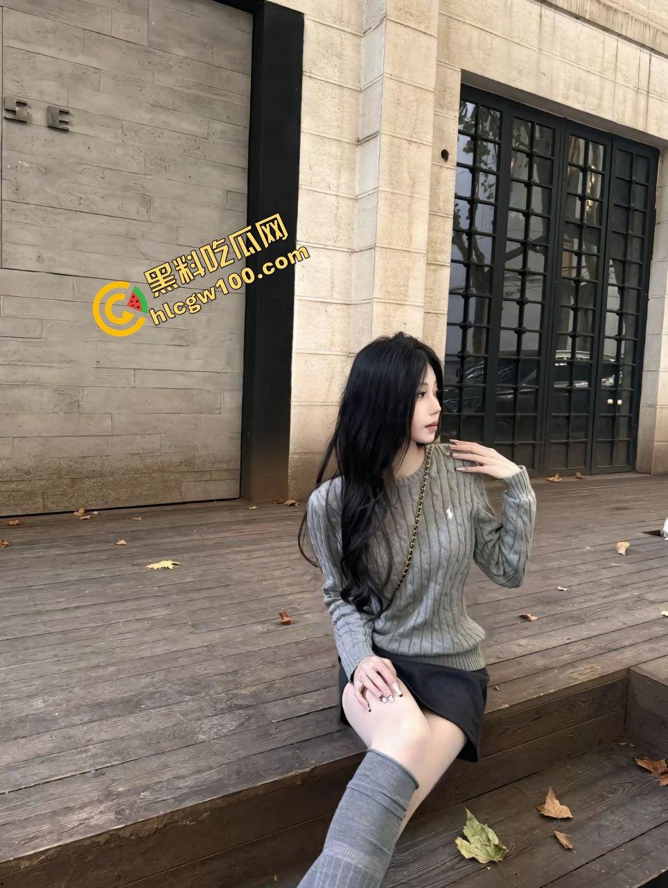 湖南吉首大学反差婊音乐老师『唐嫣』衬衫勾引大哥聊骚 酒店跪趴全裸后怼爆操骚逼!原创独家曝光流出!-5