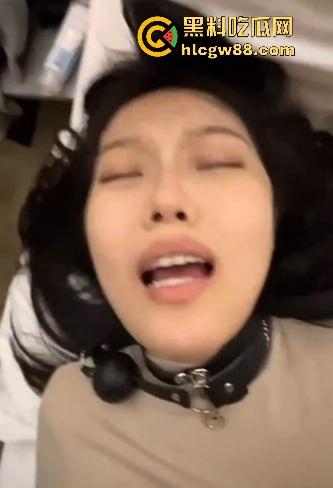 民航学院【吴婷】约炮视频流出,口活骚得离谱,满脸淫欲吞精不止,浪到像中了春药!-3