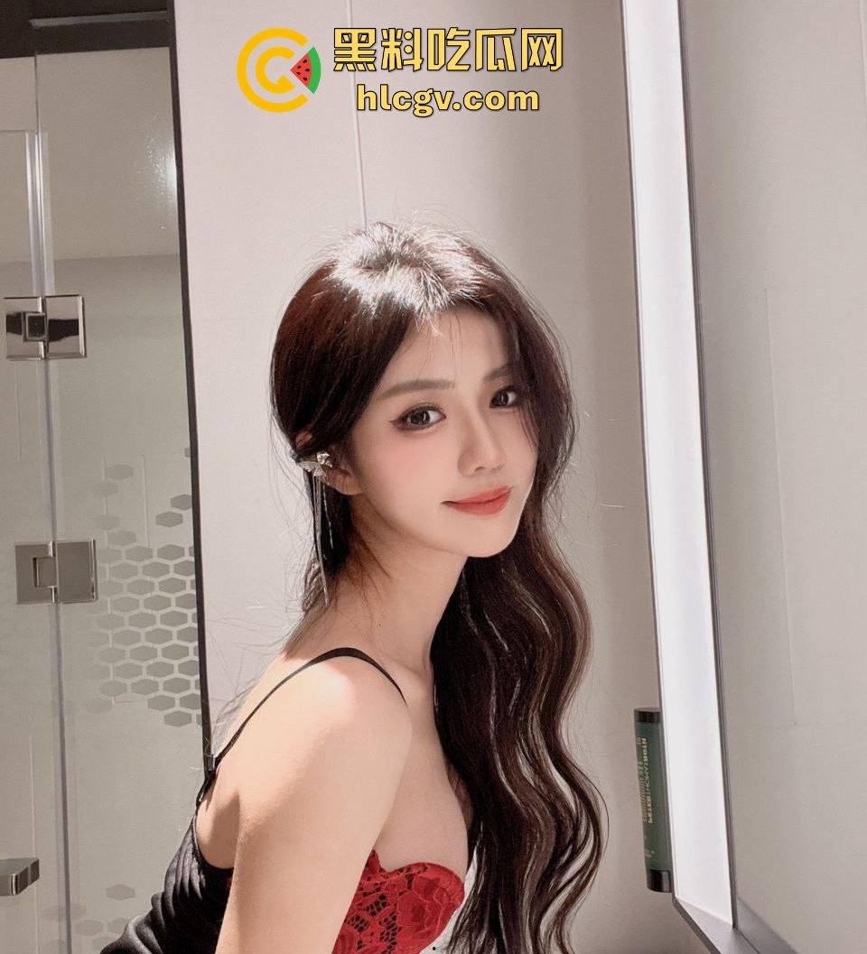 高颜值骚母狗【GirrlzzZ3】金主曝光调教视频,网友质疑照片造假!-10