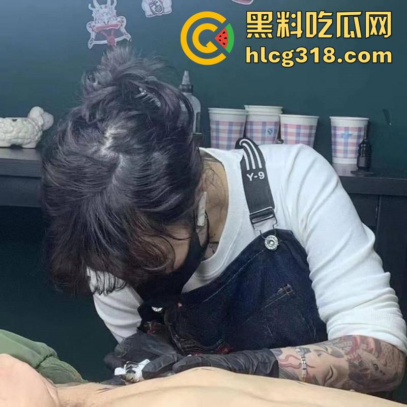 抖音符文战士【lee李李】,大奶纹身店老板娘,性感身材私下骚没边,性爱自拍视频流出!-3