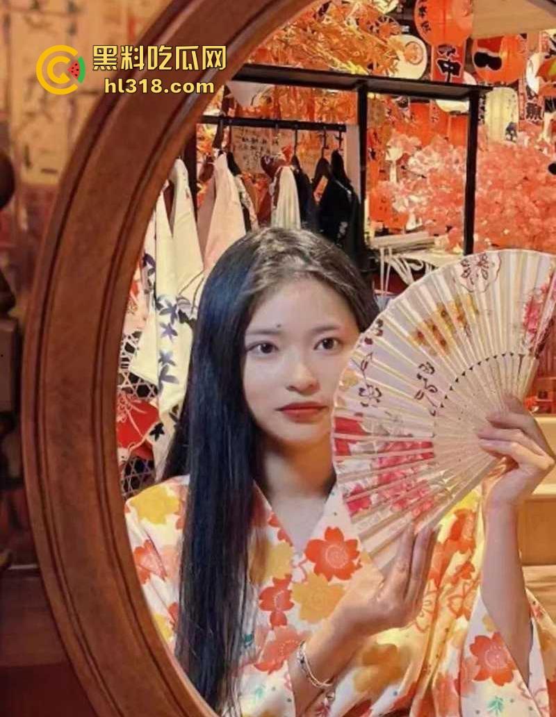 长春师范学院美术老师【秦诗诗】悬空抱起大力猛操,主动上位骑乘榨精,反差本性完美暴露!-1