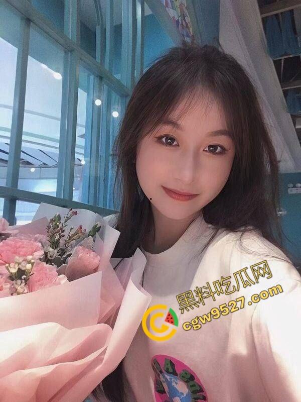 湖南人妻【王春艳】性瘾超强,刚出月子就偷情约炮,孩子一边吃奶,骚穴一边被操,真是淫荡至极-3