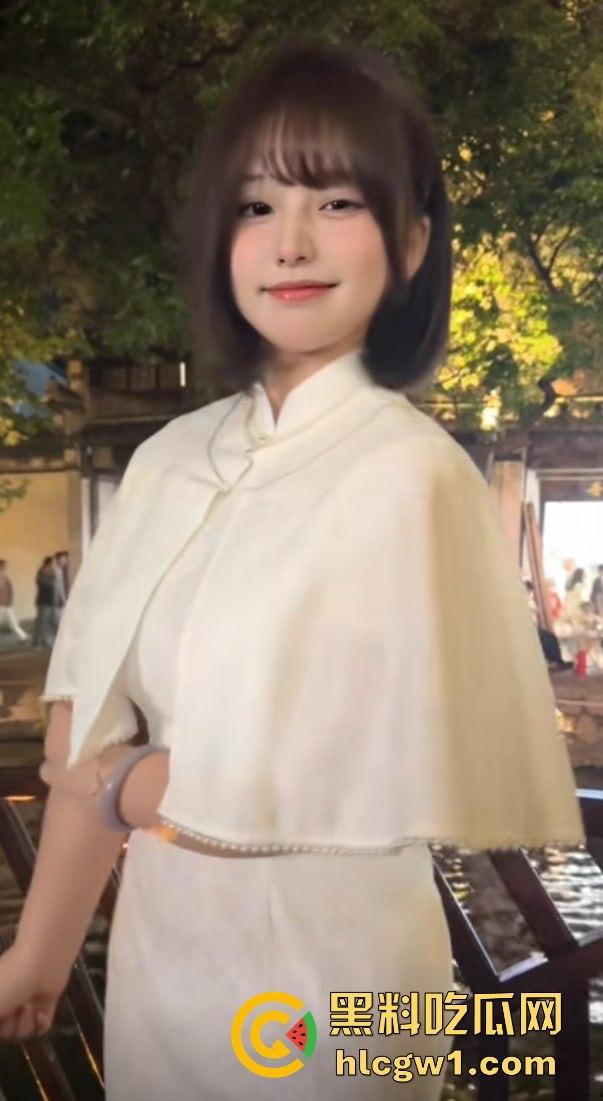 B站福利姬【凹兔嫚】翻车!火锅炖兔仔舰长福利曝光,童颜巨乳狼友直呼顶不住!-8