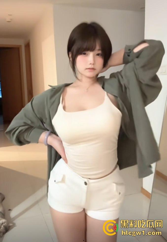 B站福利姬【凹兔嫚】翻车!火锅炖兔仔舰长福利曝光,童颜巨乳狼友直呼顶不住!-10