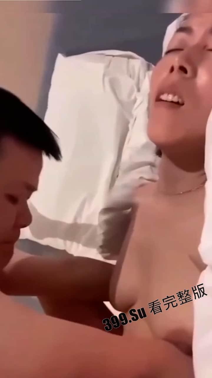 快手17万粉 常如意 气质熟女 平时经常带女儿开直播 背地也是个大骚货 约啪福利大合集-9